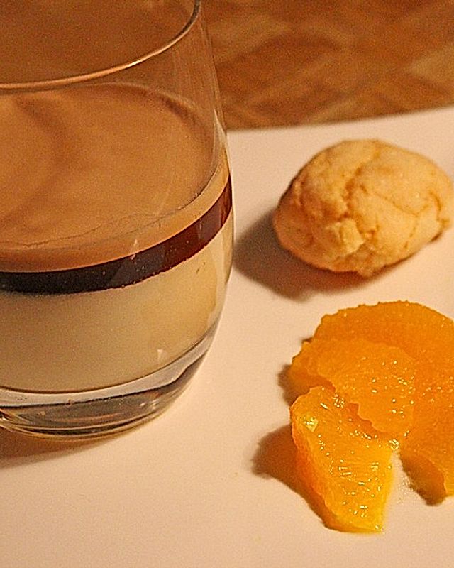 Orangen-Panna cotta mit Espresso