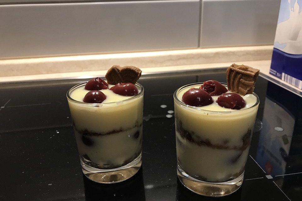 Schnelles Spekulatius-Pudding-Tiramisu