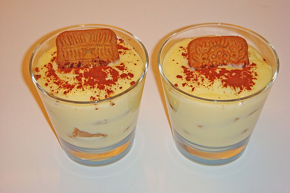 Schnelles Spekulatius-Pudding-Tiramisu