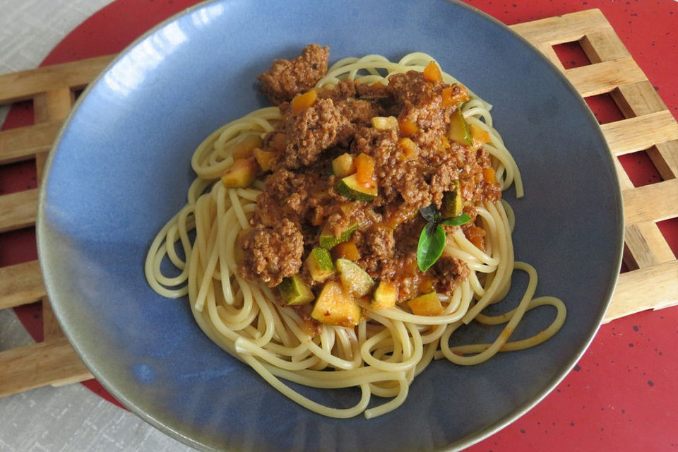 Spaghetti  mit Zucchini und Hackfleisch