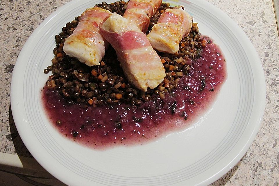 Zander im Speckmantel mit Balsamico-Linsen