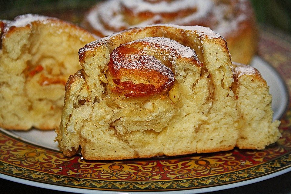 Zimtschnecken mit Honig und Mandeln