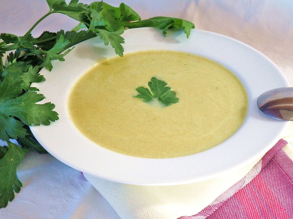 Staudensellerie Creme - Suppe von sonjagelb| Chefkoch