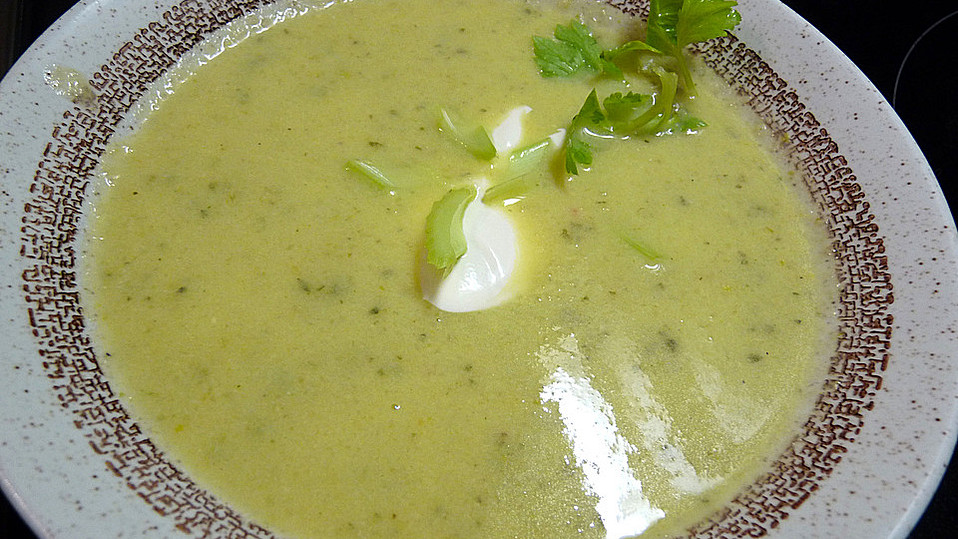 Staudensellerie Creme - Suppe von sonjagelb Staudensellerie Creme - Suppe von sonjagelb
