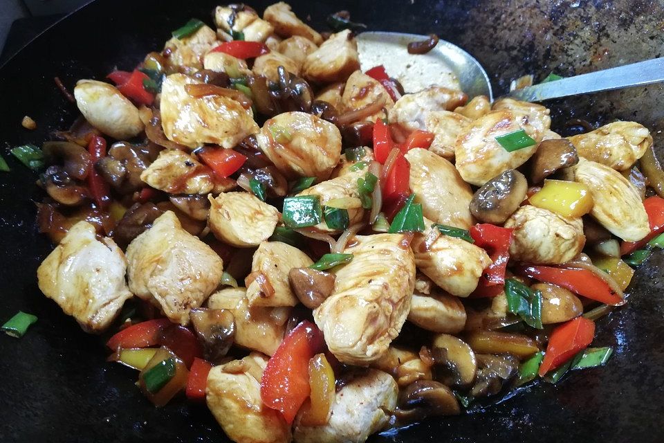 Wokgericht mit Huhn Wokgericht mit Huhn
