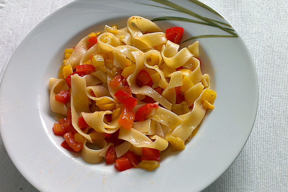 Spaghetti mit Paprika-Feigen Sauce