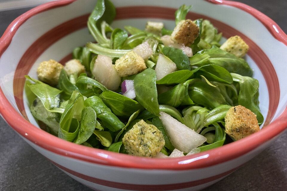 Feldsalat mit Birnen