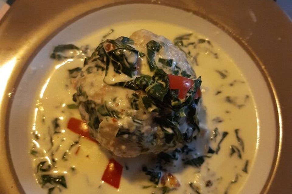 Spinatknödel mit Gorgonzolasauce