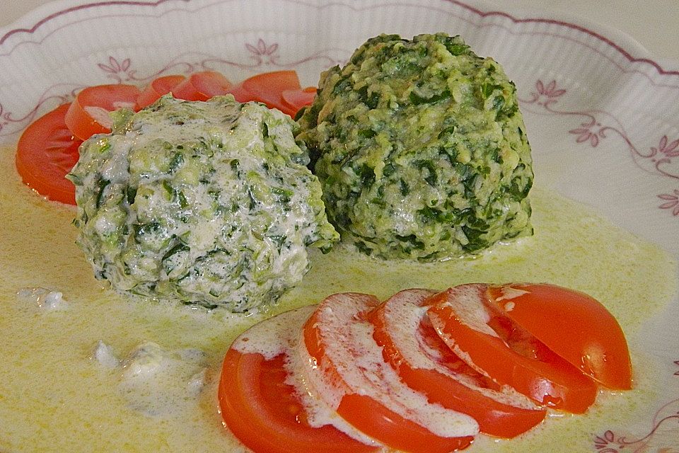 Spinatknödel mit Gorgonzolasauce