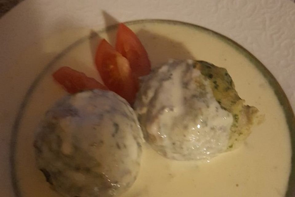 Spinatknödel mit Gorgonzolasauce