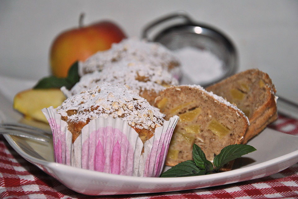 Leichte Apfel-Muffins mit Haferflocken und Zimt