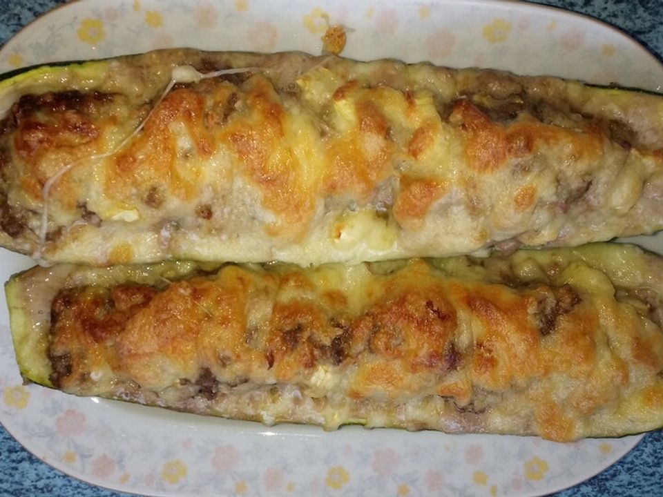 Gefüllte Riesen-Zucchini überbacken von jalbert| Chefkoch