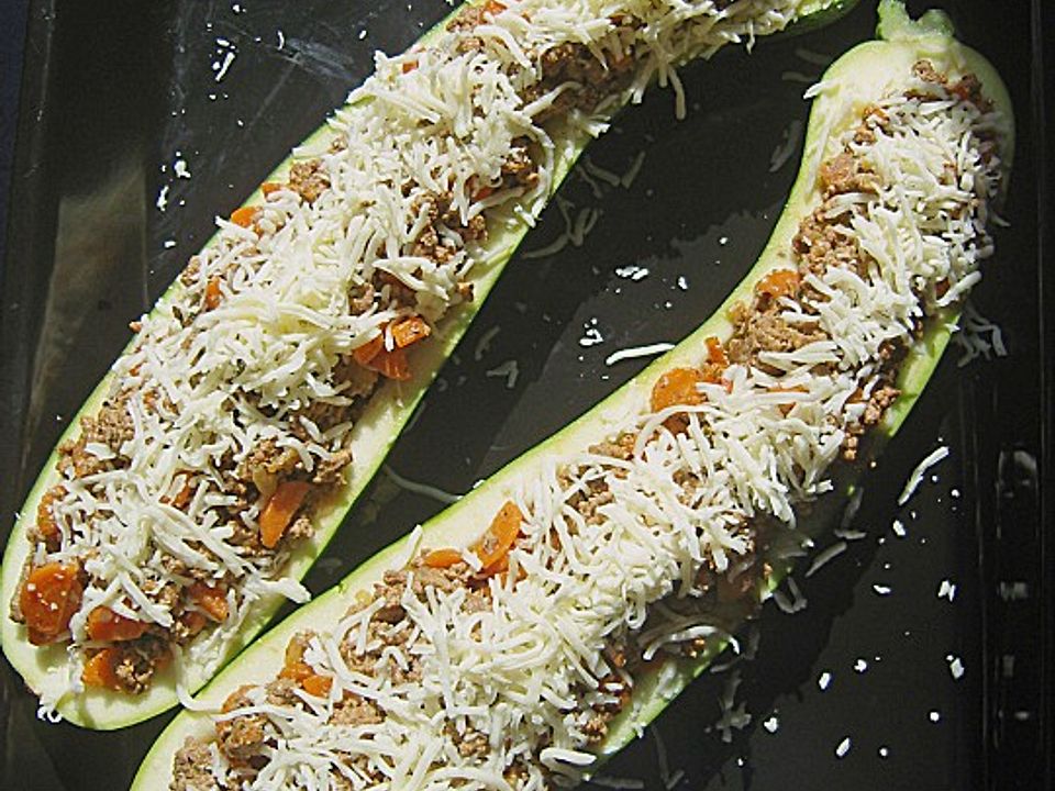 Gefüllte Riesen-Zucchini überbacken von jalbert | Chefkoch