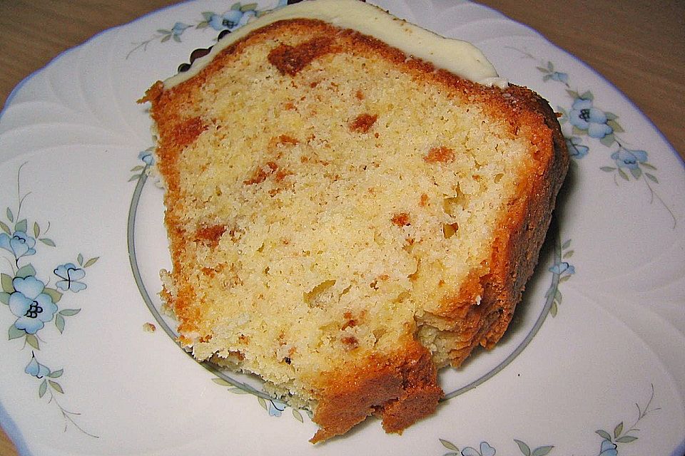 Plätzchen-Gugelhupf mit Vanille-Rum Glasur