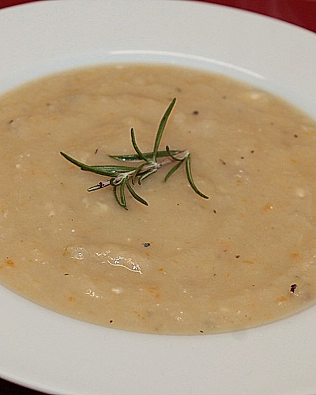 Schwarzwurzel-Roquefort-Suppe
