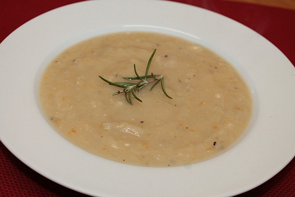 Schwarzwurzel-Roquefort-Suppe