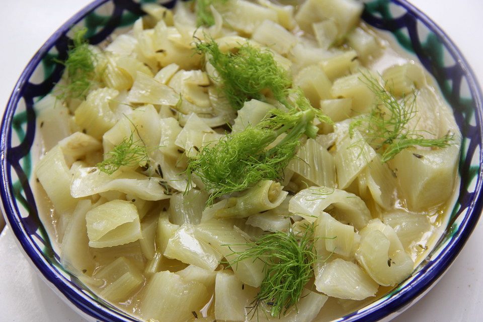 Fenchel oder Stangensellerie mariniert