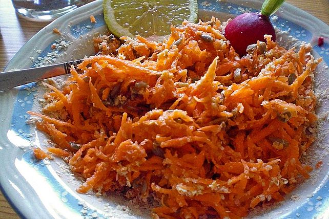 Karottensalat mit Weizenkeimen von NeugierigerKüchenneuling| Chefkoch