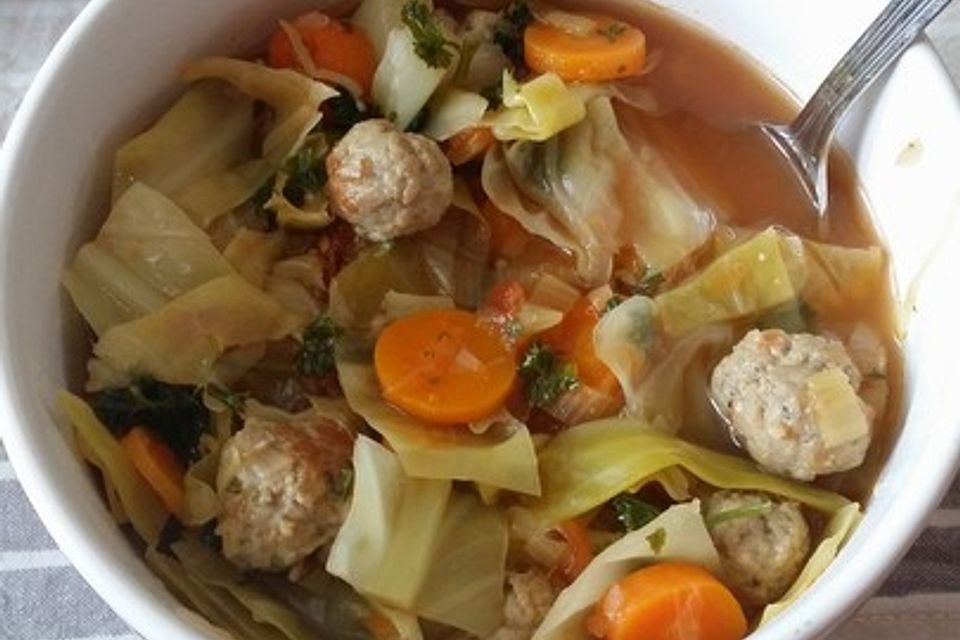 Kohlsuppe mit Hack