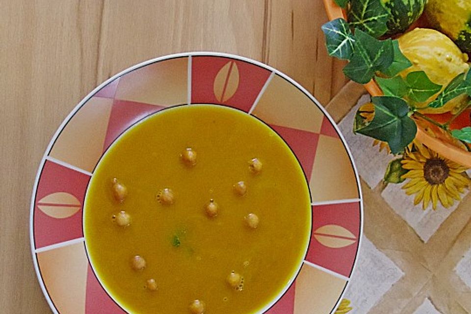 Herzhafte Hokkaido-Kürbissuppe mit Fenchel