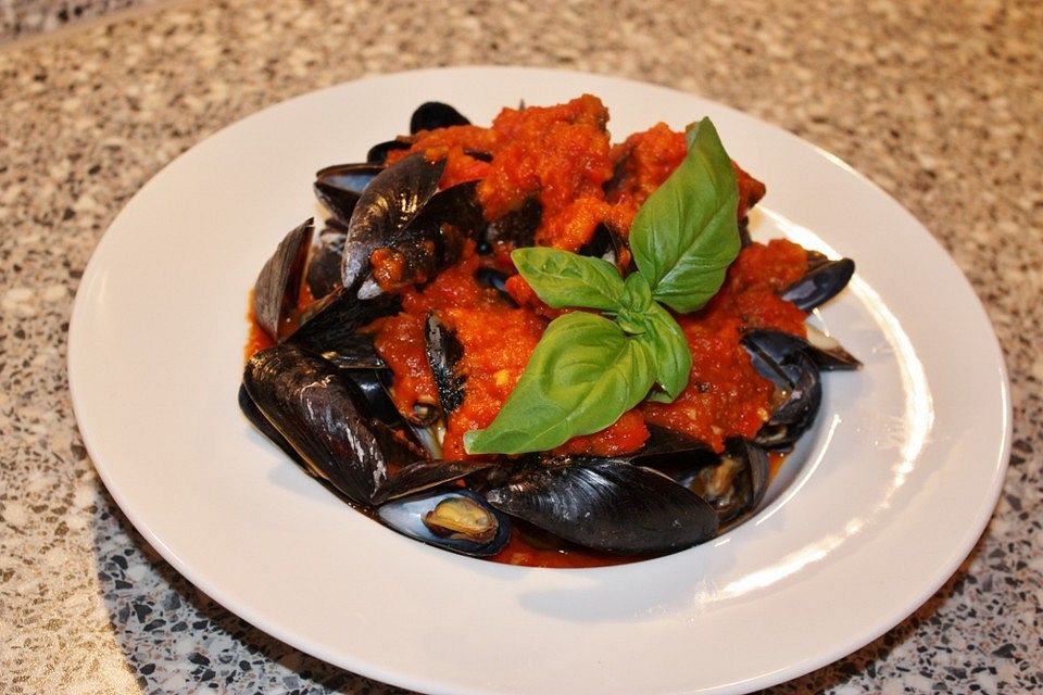 Muscheln mit Tomaten- oder Weißweinsoße