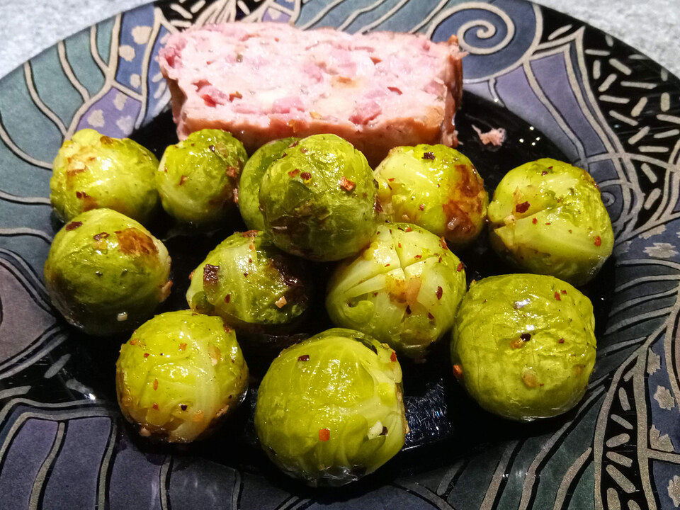 Rosenkohl mit Knoblauch, Chili und Zitrone von Sivi| Chefkoch