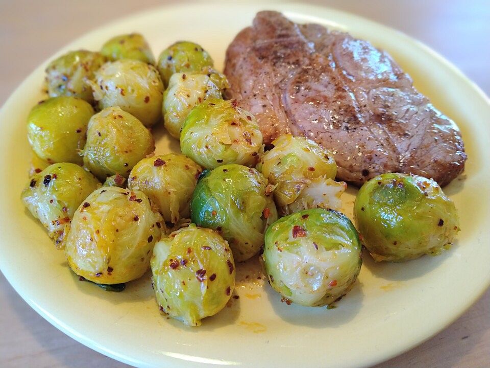 Rosenkohl mit Knoblauch, Chili und Zitrone von Sivi| Chefkoch Rosenkohl mit Knoblauch, Chili und Zitrone von Sivi| Chefkoch