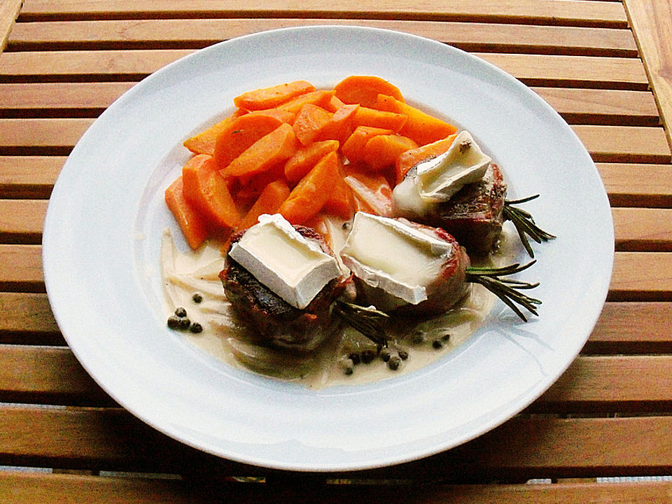 Schweinemedaillons mit Rosmarin und Camembert von acigrand| Chefkoch