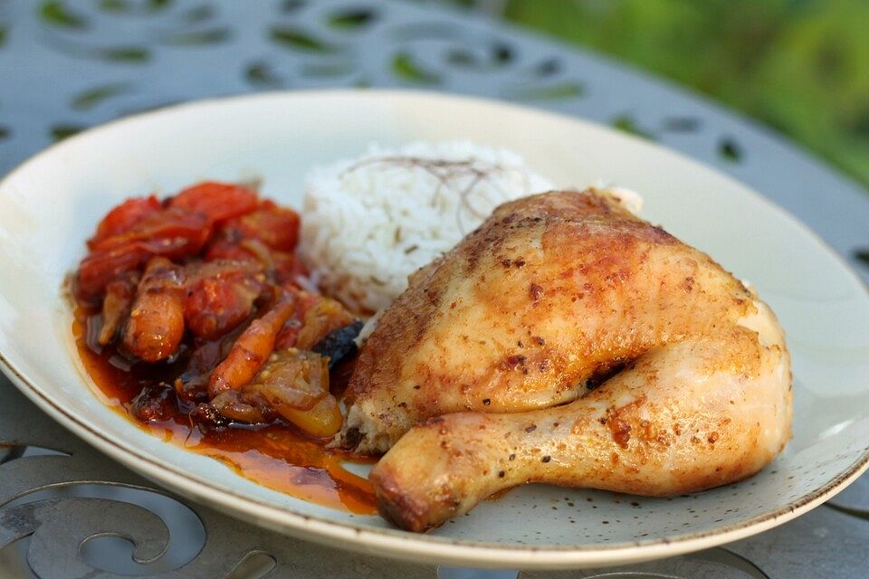 Ganzes gebratenes Harissa-Hähnchen