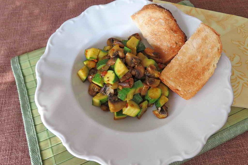 Zucchini-Champignon-Ragout