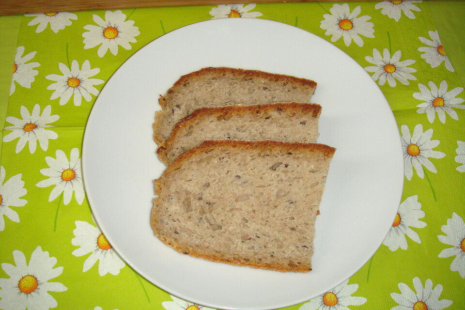 Schnelles Dinkelbrot mit Sonnenblumenkernen