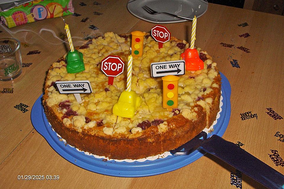 Pfirsich-Kirsch Kuchen mit Rahmguss und Streuseln