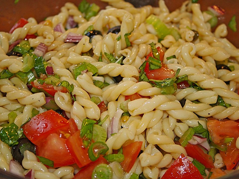 Nudelsalat mit Staudensellerie von Stefanie_Friese Chefkoch