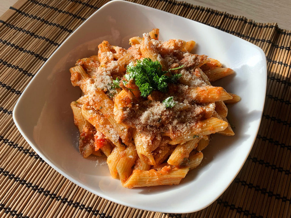 Spaghetti mit Tomaten - Thunfischsauce von Lollipop| Chefkoch