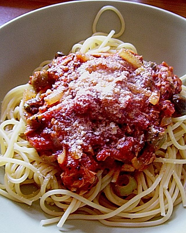 Spaghetti mit Tomaten - Thunfischsauce
