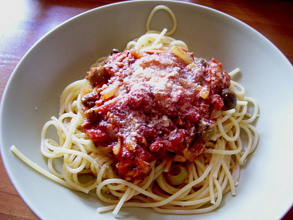 Spaghetti mit Tomaten - Thunfischsauce von Lollipop| Chefkoch