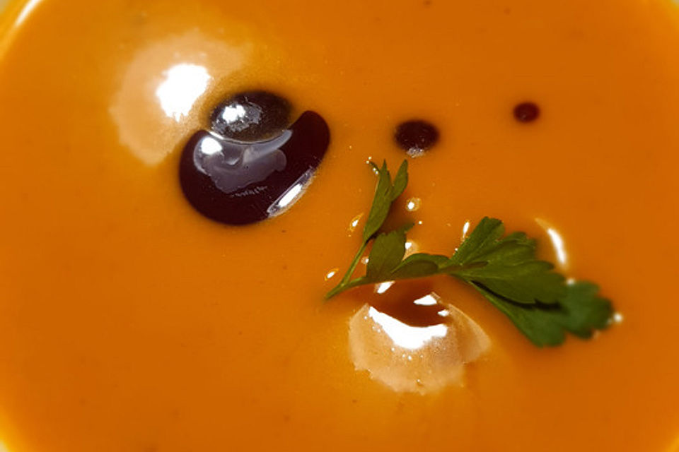 Kürbiscremesuppe mit Kokosmilch und Ingwer