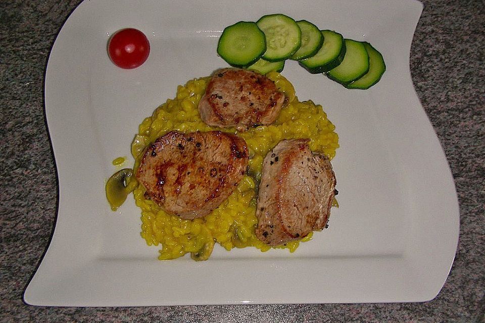 Schweinemedaillon auf Safran-Pilz Risotto