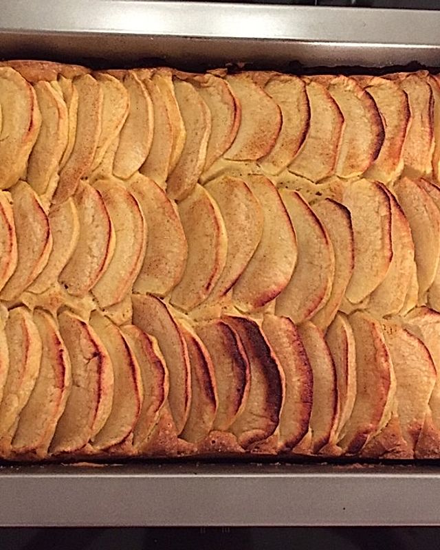 Apfel-Blechkuchen mit Ahornsirup