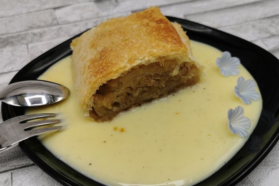 Apfelstrudel mit Blätterteig