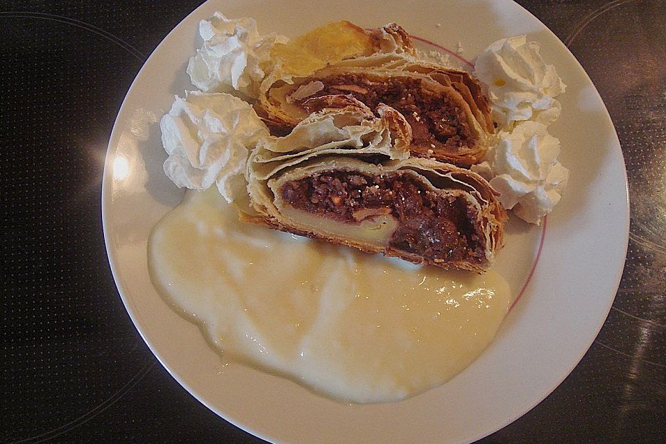 Apfelstrudel mit Blätterteig