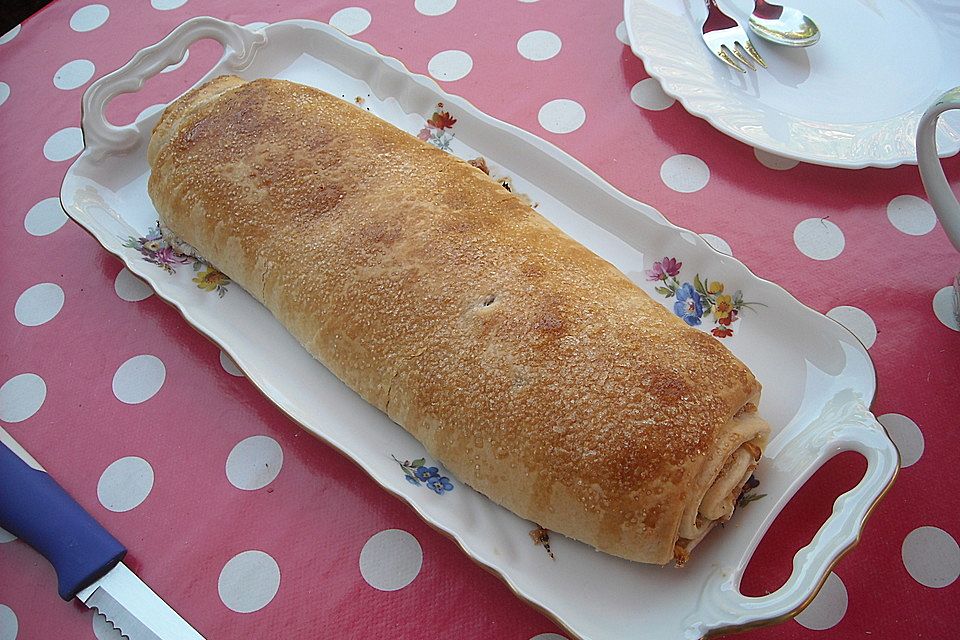 Apfelstrudel mit Blätterteig