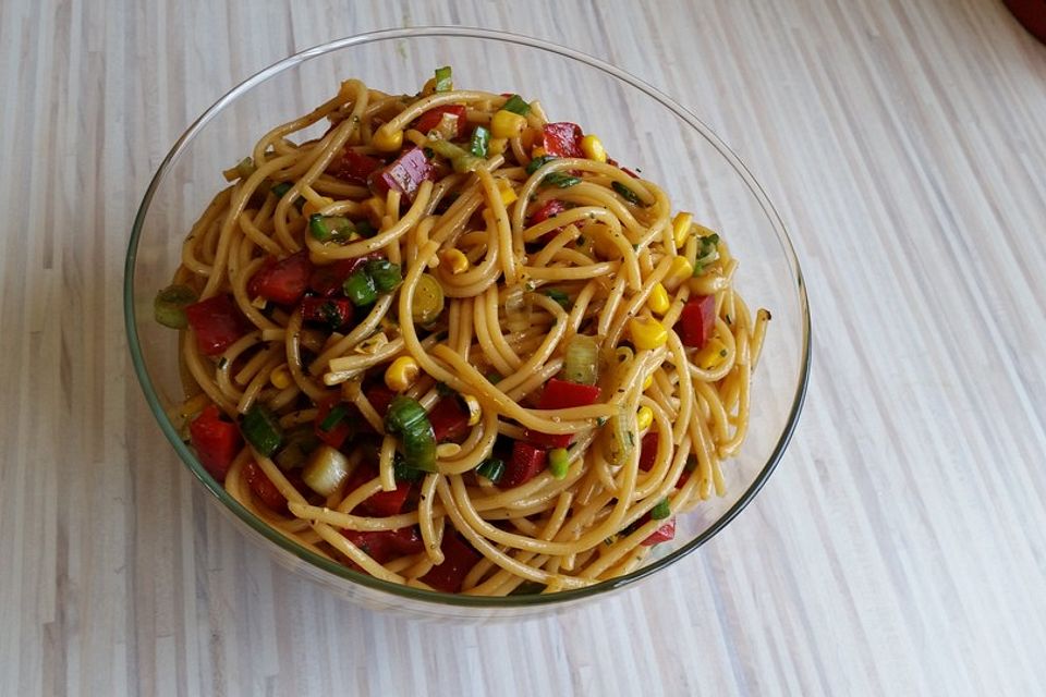 Spaghetti - Salat asiatisch