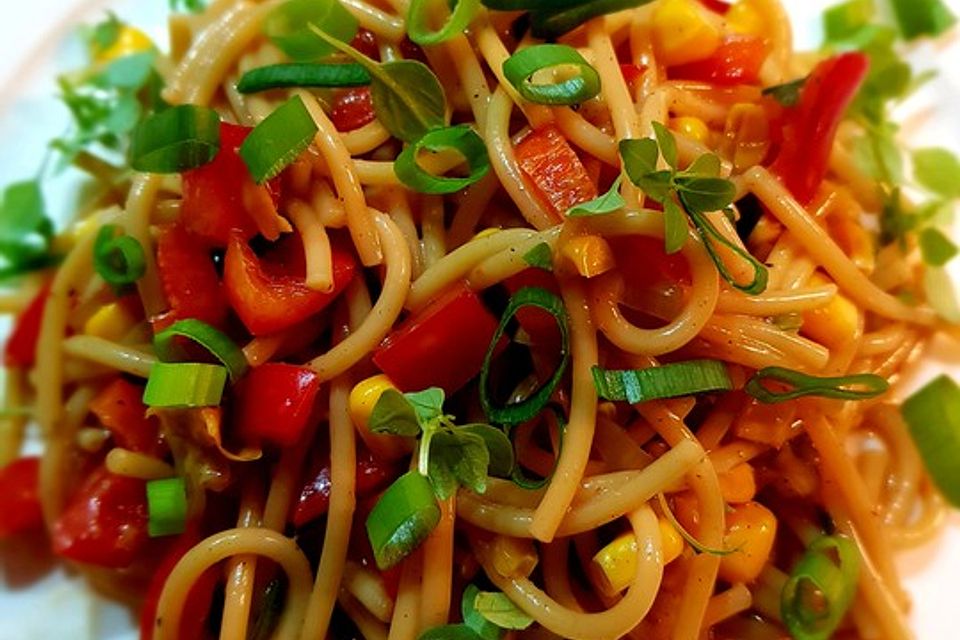 Spaghetti - Salat asiatisch