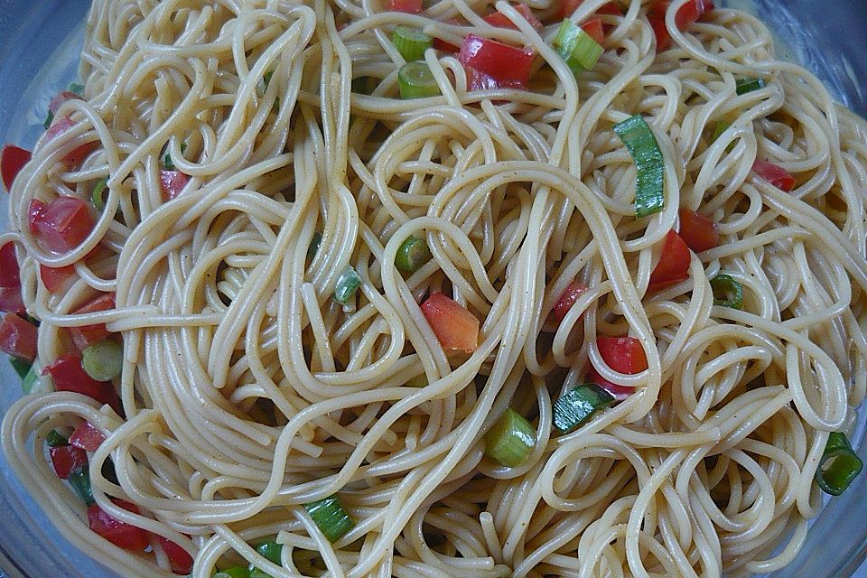 Spaghetti - Salat asiatisch