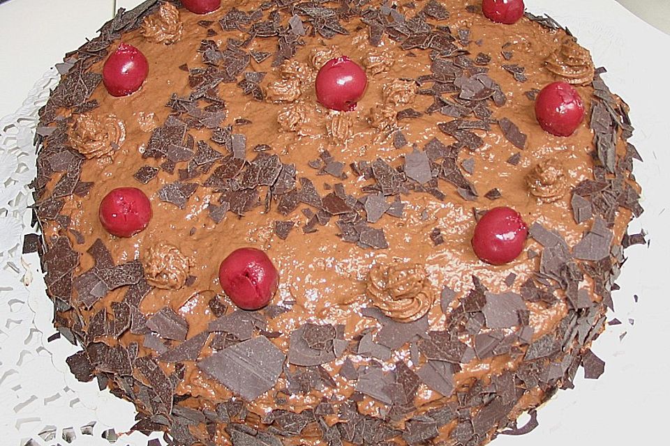 Mousse au Chocolat - Torte mit Kirschen