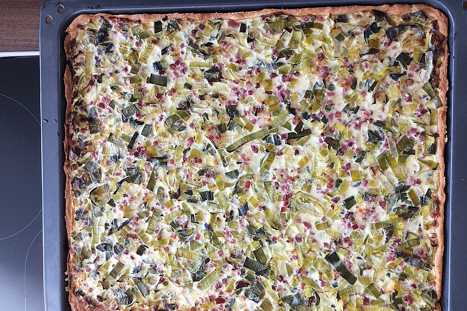 Quiche mit Lauch und Speck vom Blech