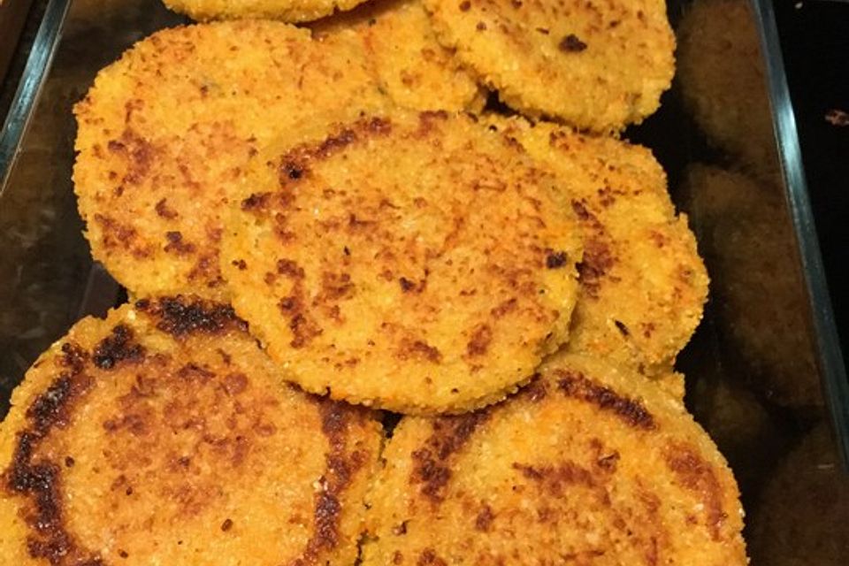 Couscousbratlinge mit Karotten Couscousbratlinge mit Karotten