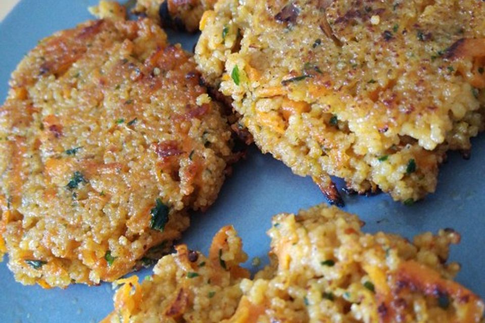 Couscousbratlinge mit Karotten Couscousbratlinge mit Karotten