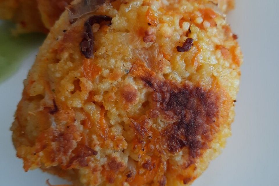 Couscousbratlinge mit Karotten Couscousbratlinge mit Karotten